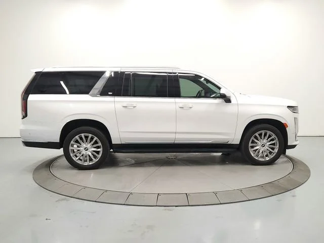 Used 2021 CRYSTAL WHITE TRICOAT Cadillac Premium Luxury image 8