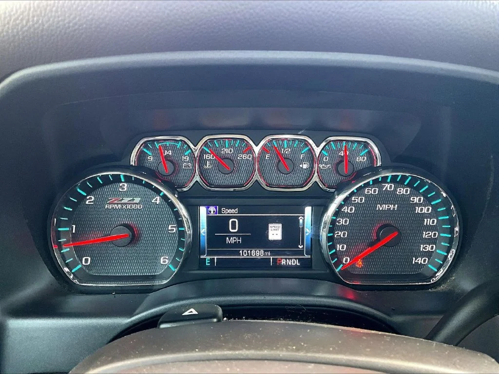 Used 2017 White Chevrolet LT image 17