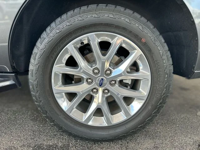 Used 2021 Gray Ford XLT image 10