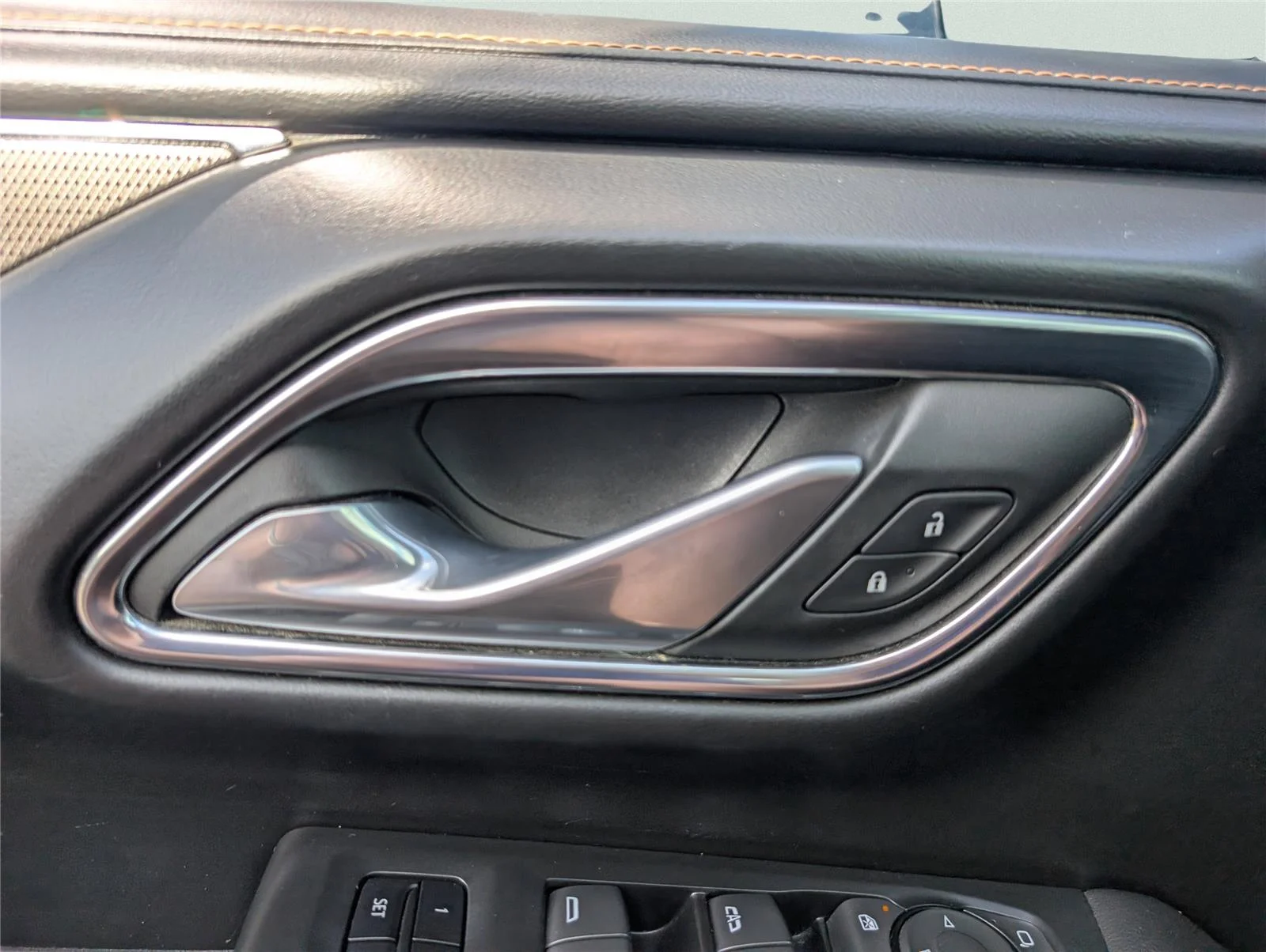 Used 2023 Sterling Metallic GMC AT4 image 27