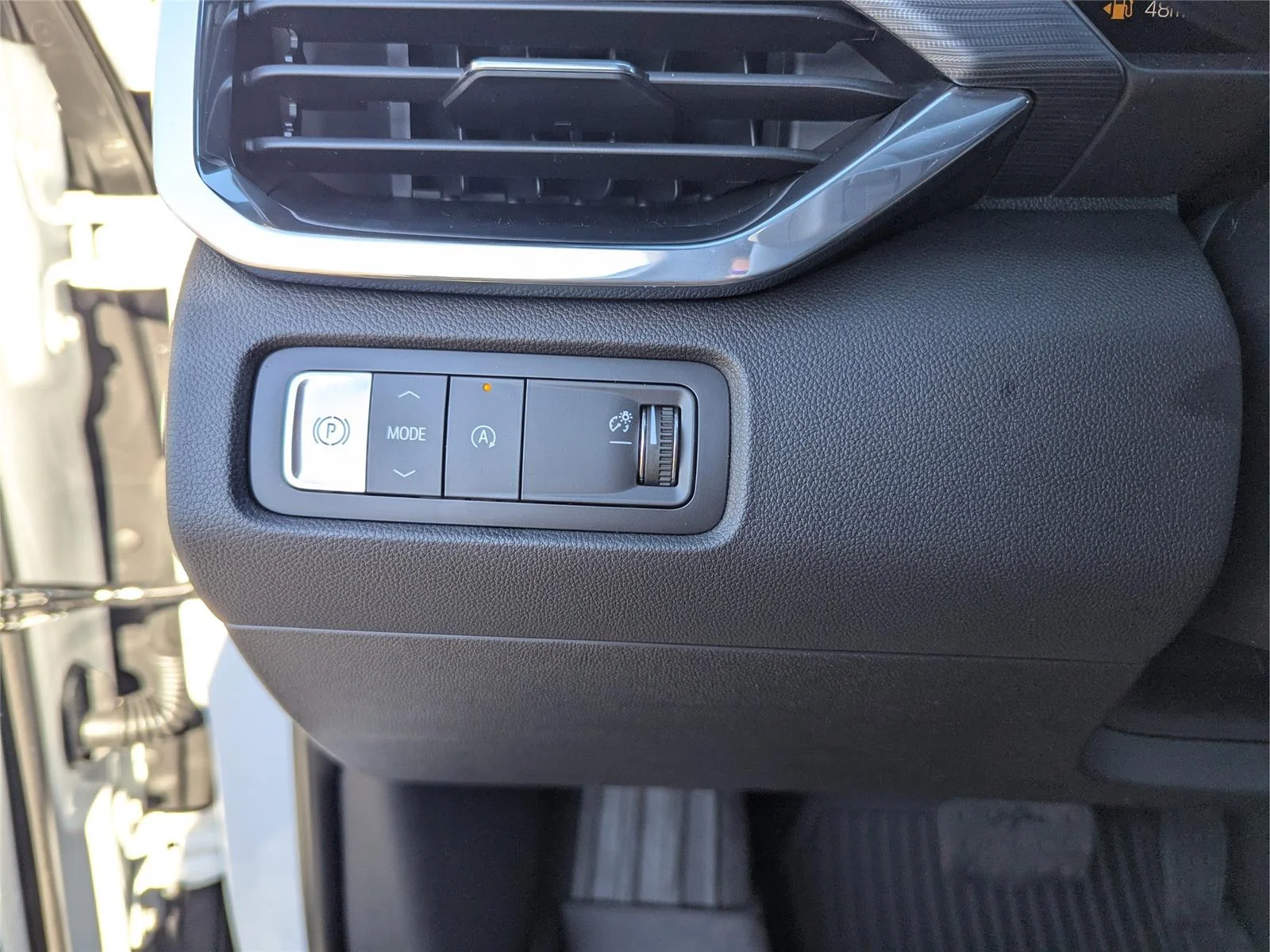 New 2026 Summit White GMC Elevation image 14