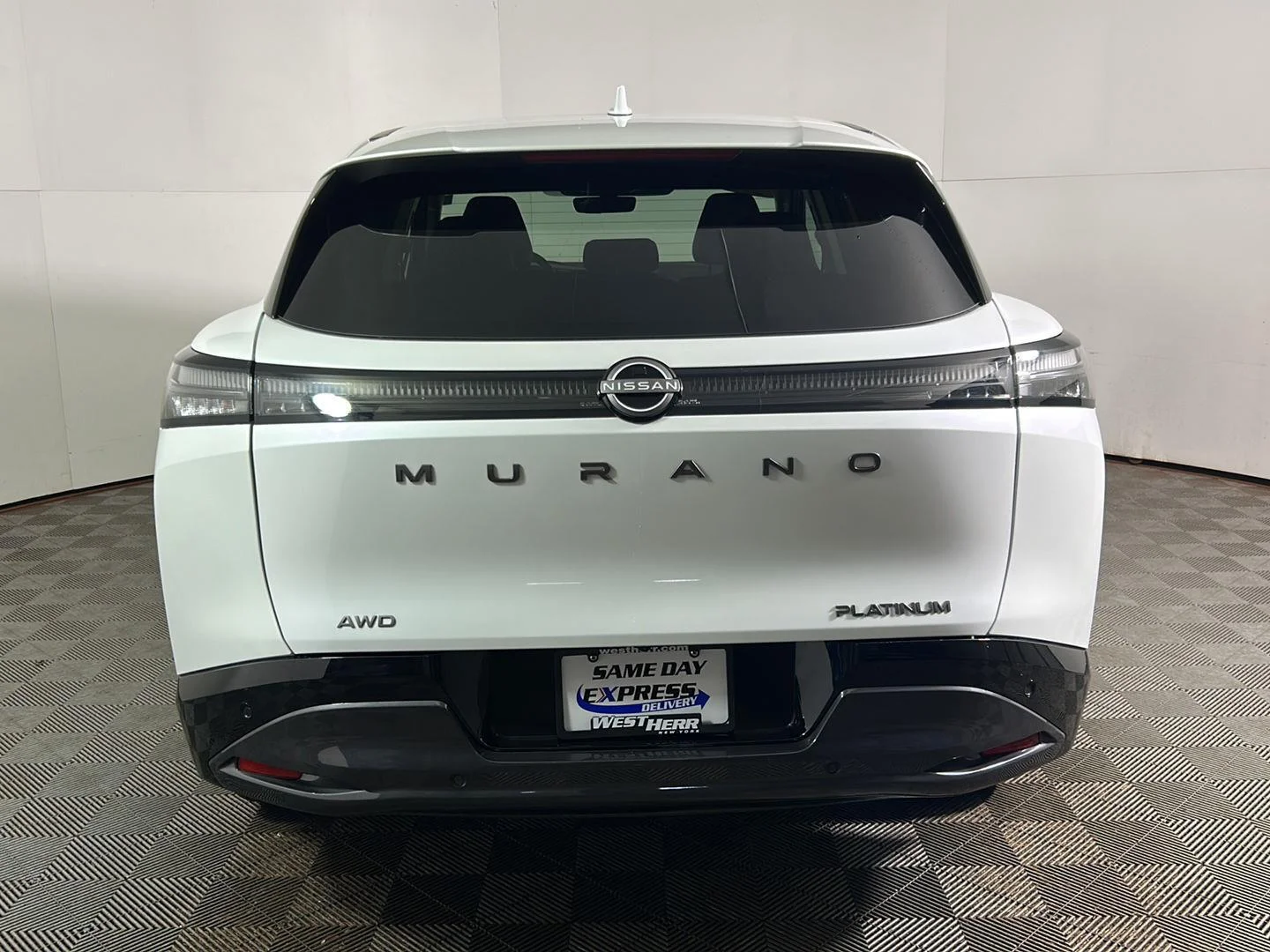 Used 2025 Everest White Pearl Tricoat Nissan Platinum image 7