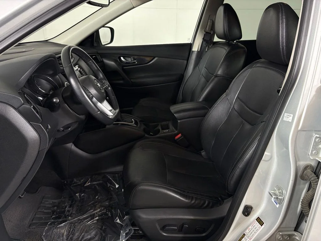 Used 2018 Silver Nissan Hybrid SL image 16