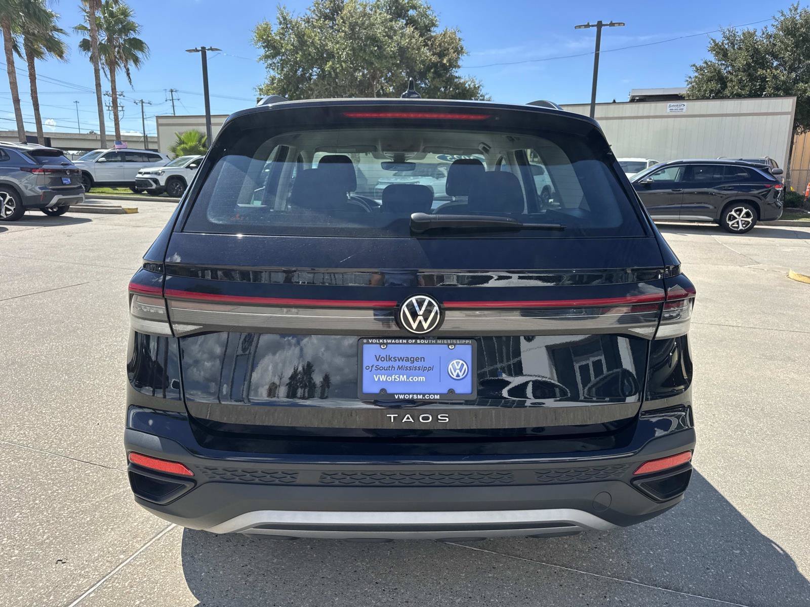 Used 2025 White Volkswagen 1.5T S image 6