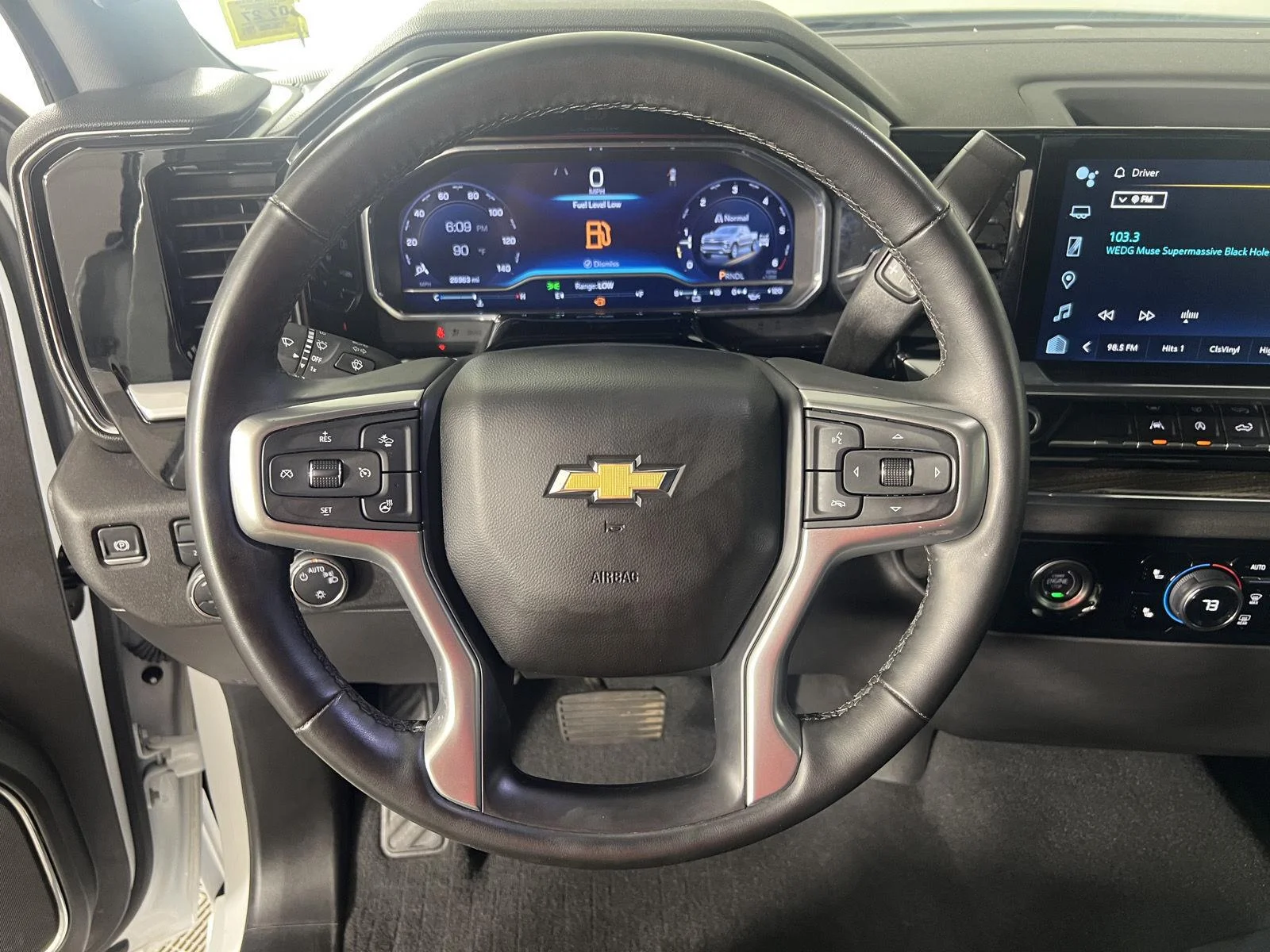 Used 2024 Summit White Chevrolet LT image 37
