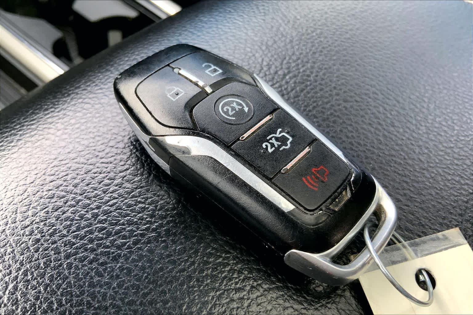Used 2017 Oxford White Ford Lariat image 14