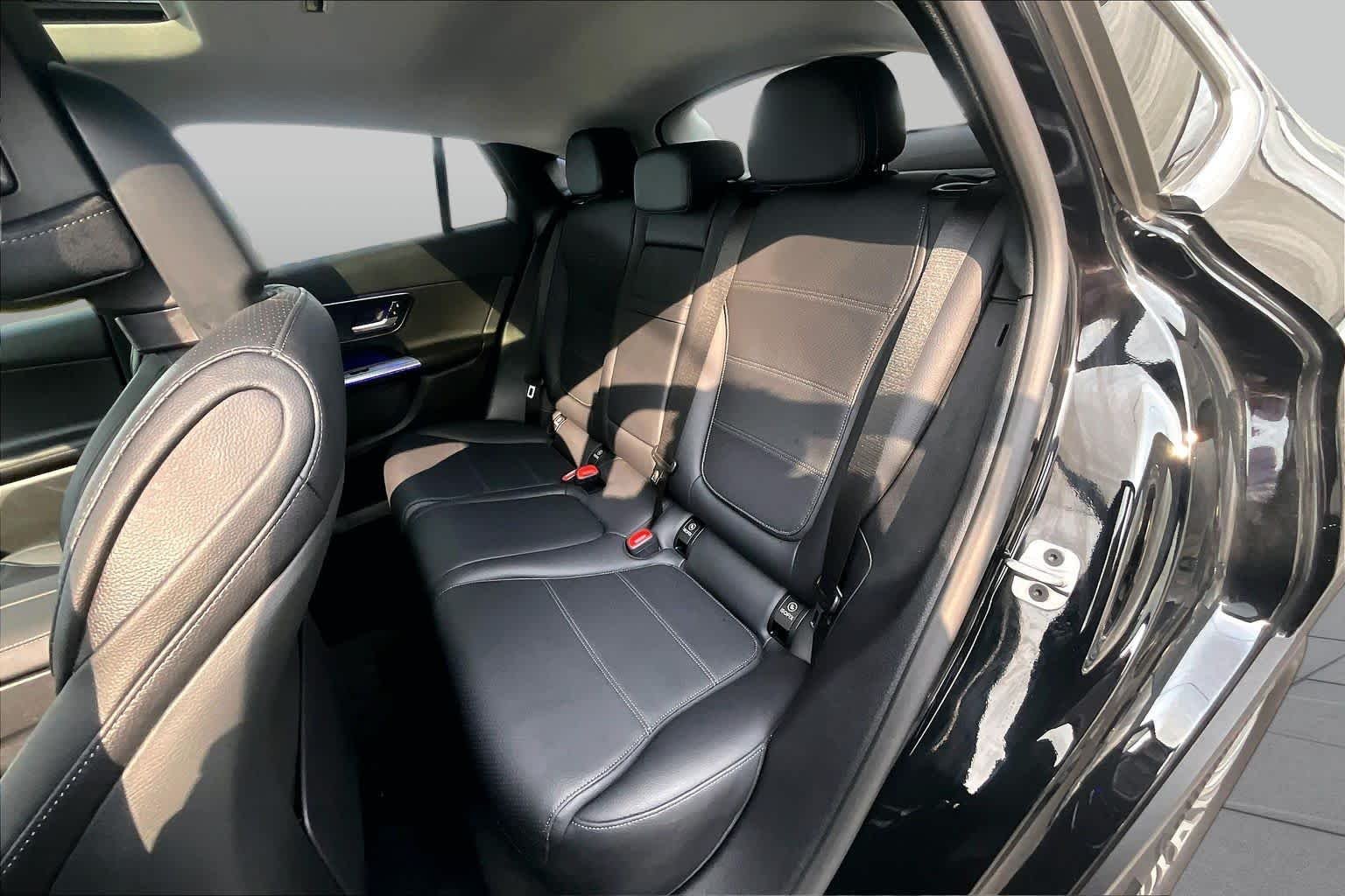 Used 2025 Black Mercedes-Benz GLC 300 image 21