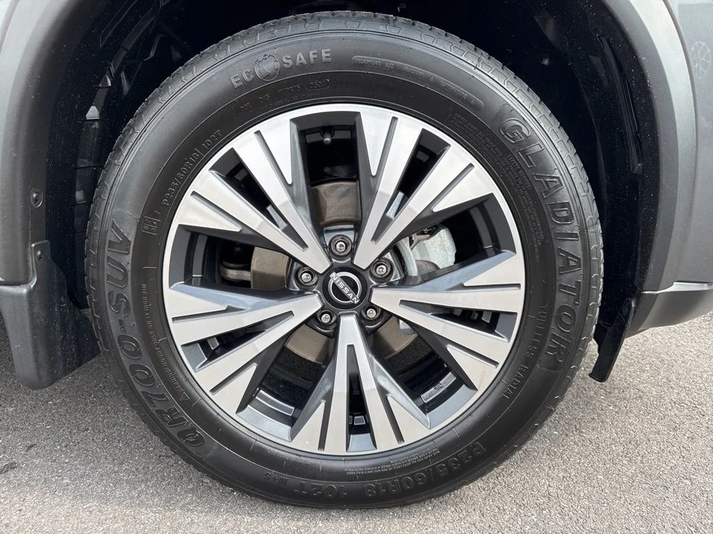 Used 2023 Gray Nissan SV image 11