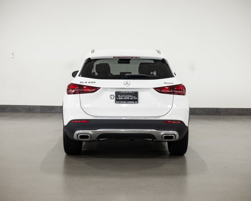 Certified Used 2025  Mercedes-Benz GLA 250 image 11