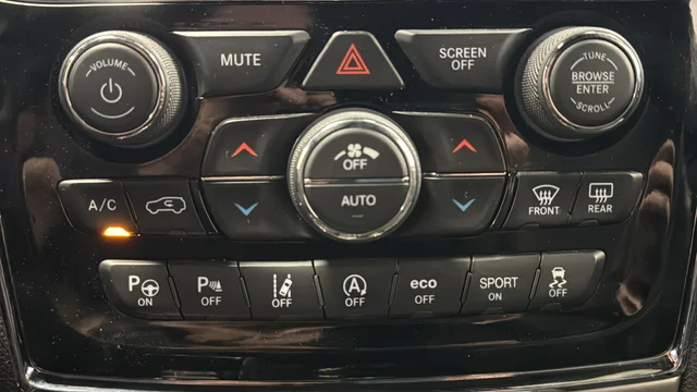 Used 2021 Crystal Metallic Jeep Limited image 18