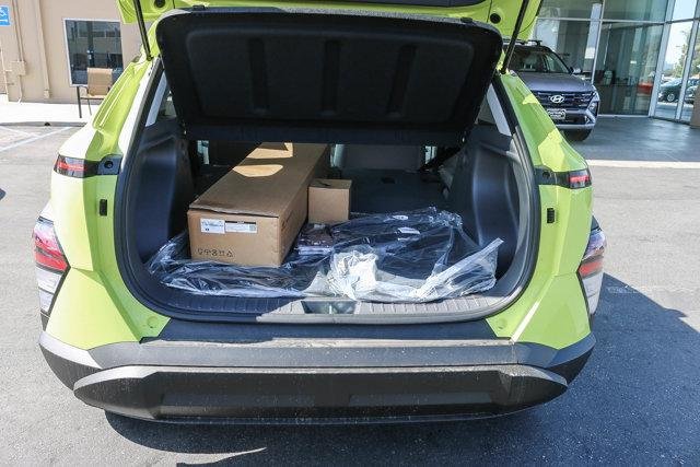 2025 Hyundai Kona SEL - Photo 18