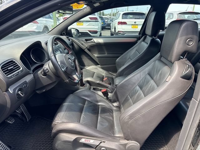 Used 2012 Deep Black Pearl Metallic Volkswagen PZEV image 15