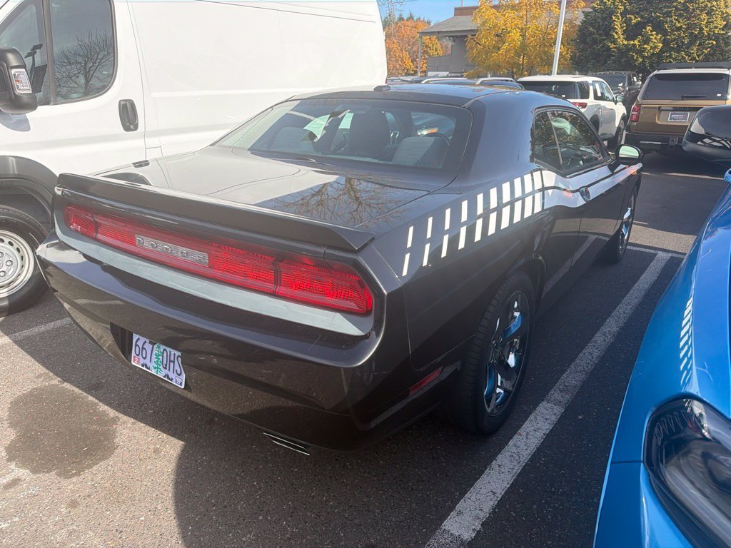 Used 2014 Black Clearcoat Dodge R/T image 8