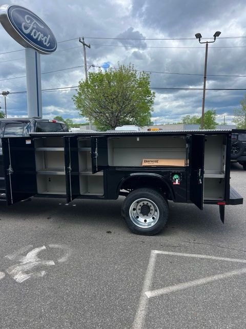 New 2026 Black Ford XLT image 9