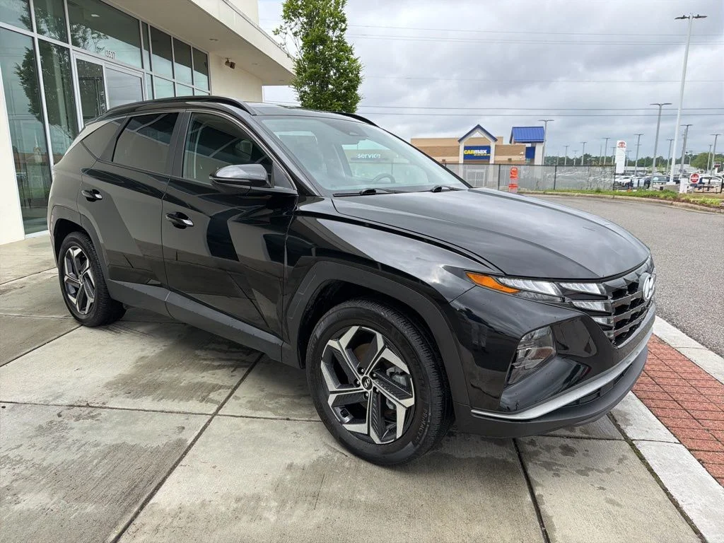 Used 2023 Black Hyundai SEL Convenience image 8