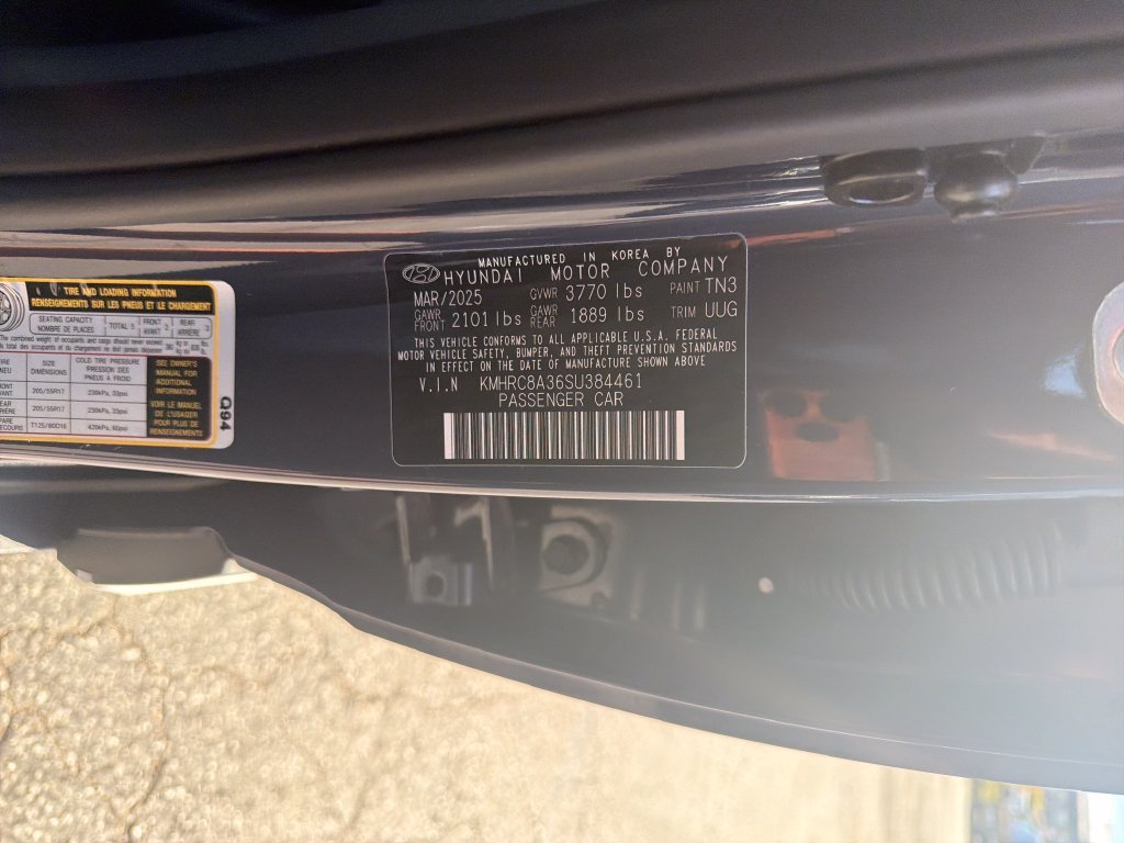 Used 2025 White Hyundai Limited image 24