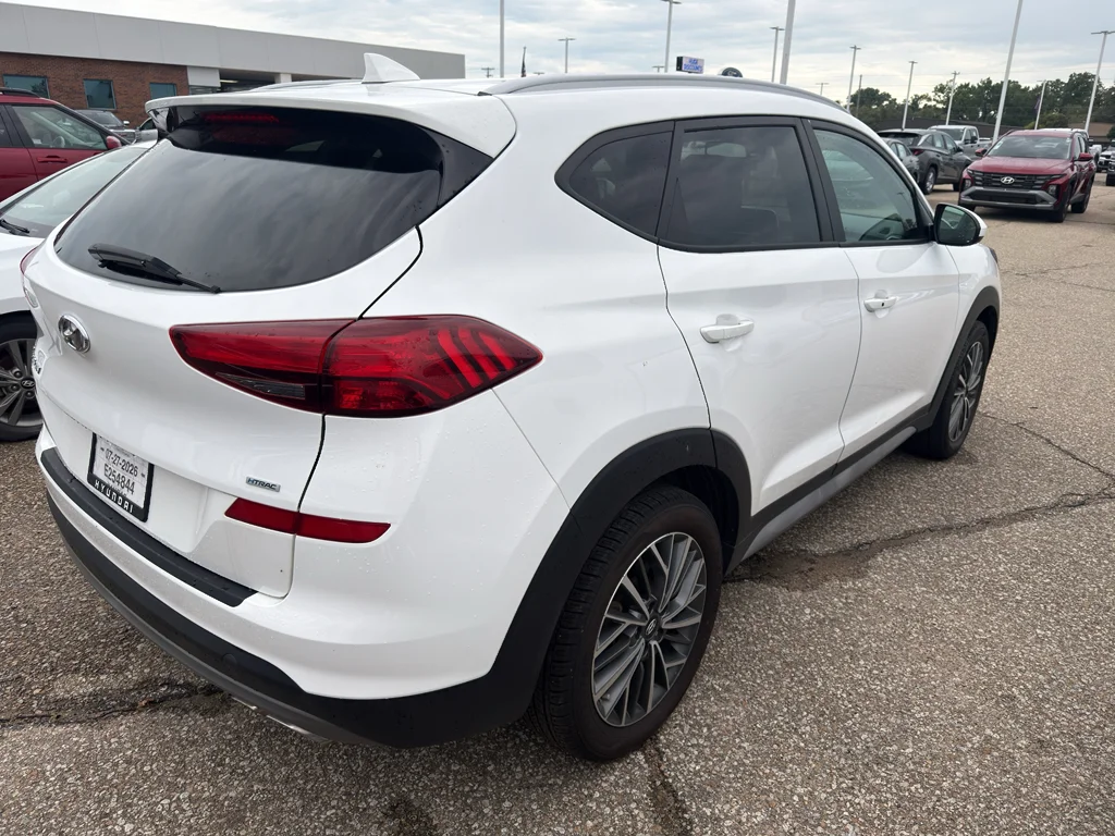 Used 2021 Winter White Hyundai SEL image 6