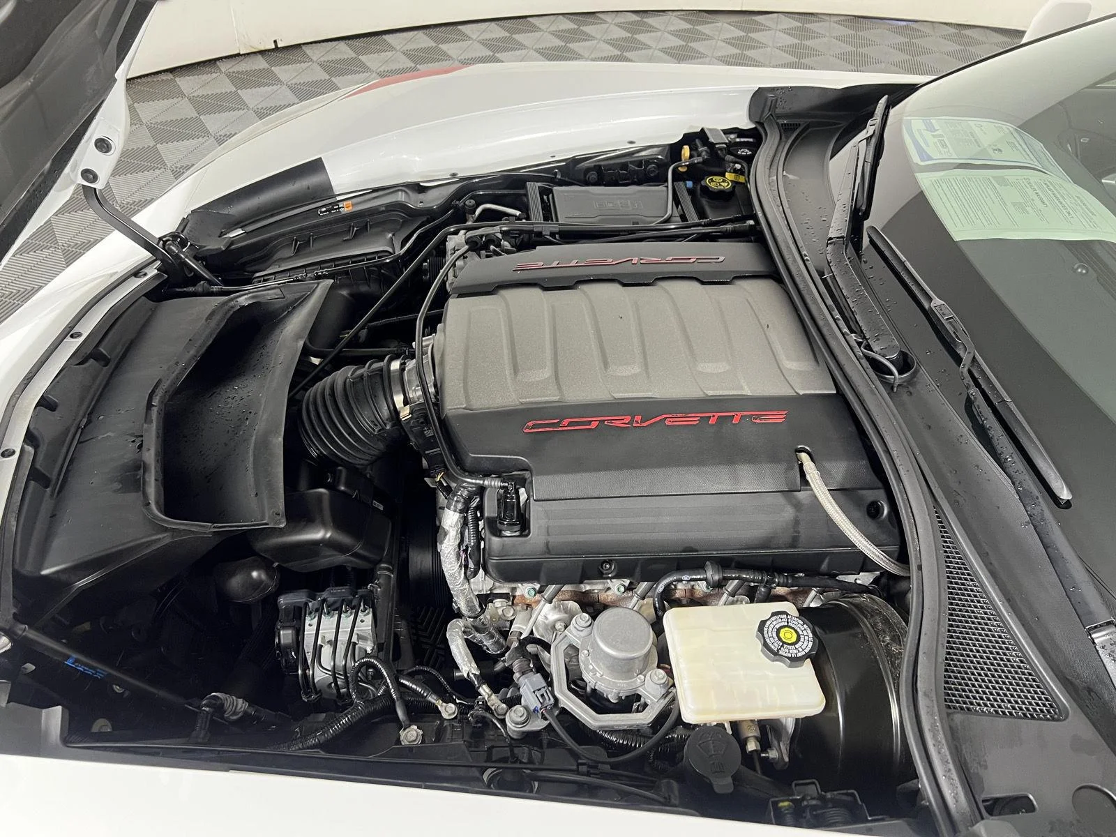 Used 2019 ARCTIC WHITE Chevrolet Grand Sport 2LT image 12