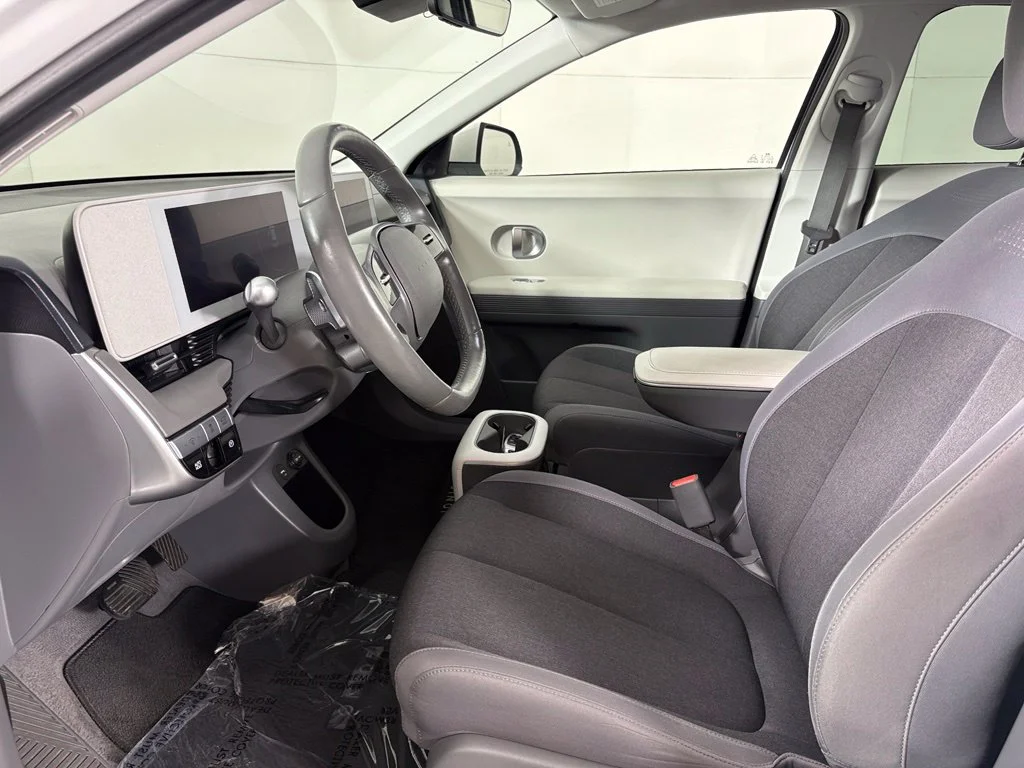Used 2024 White Hyundai SEL image 21