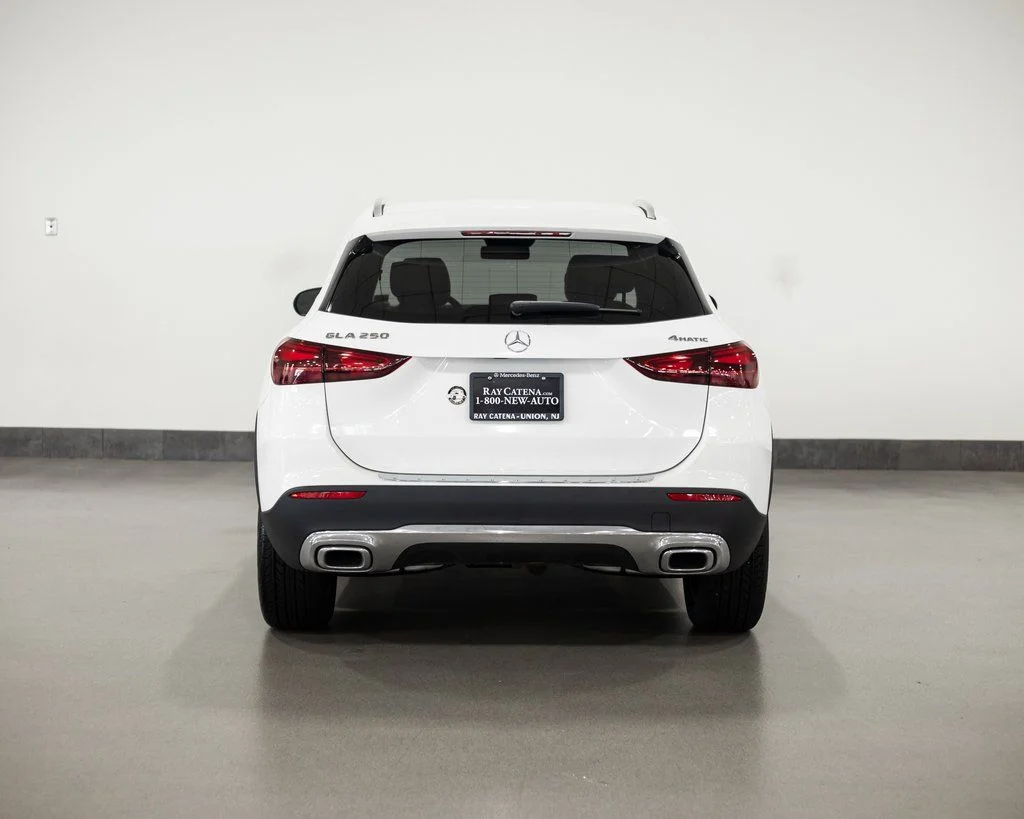 Certified Used 2025  Mercedes-Benz GLA 250 image 11