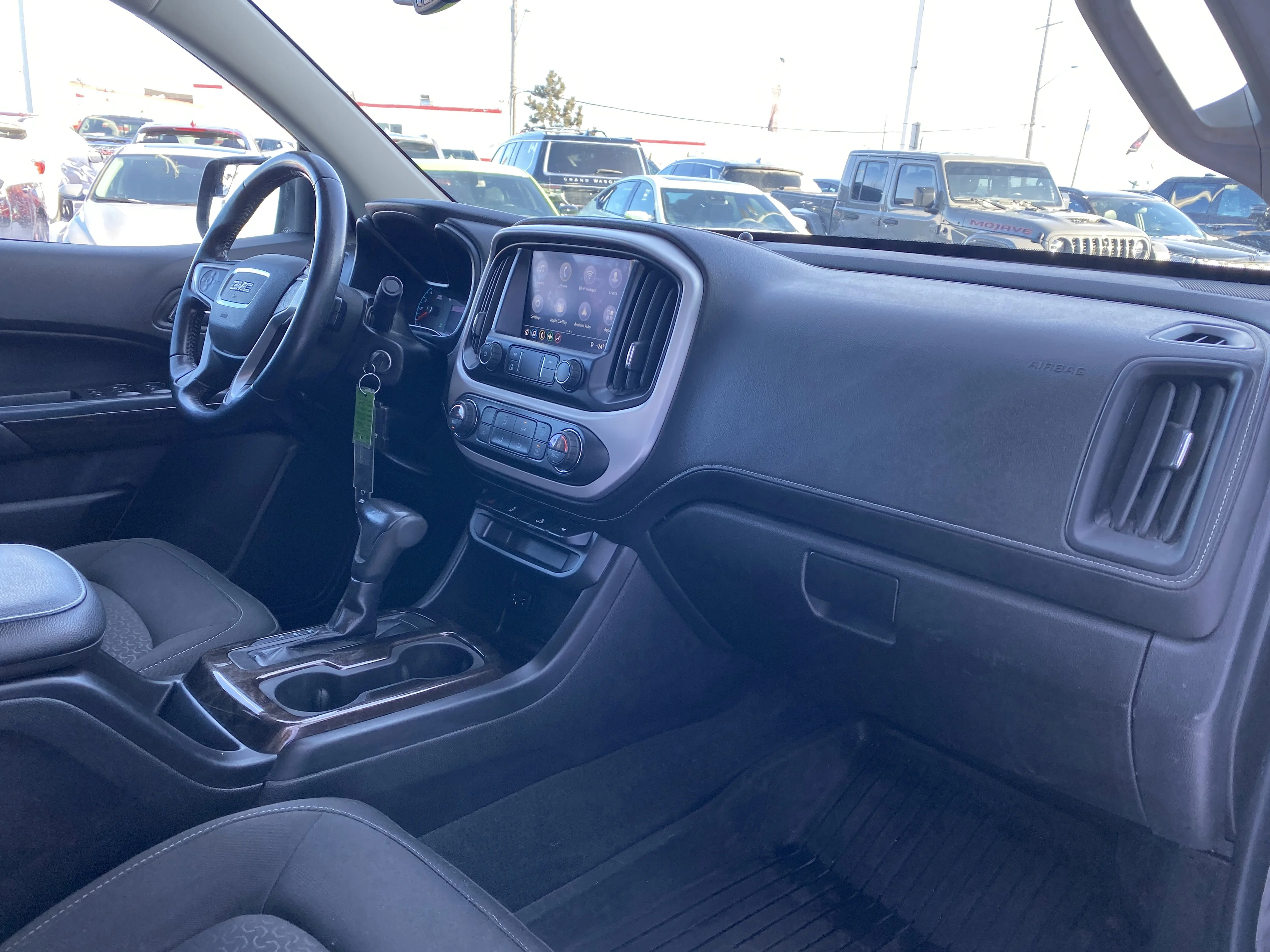 Certified Used 2020 Black GMC Crew Cab 4WD SLE image 18