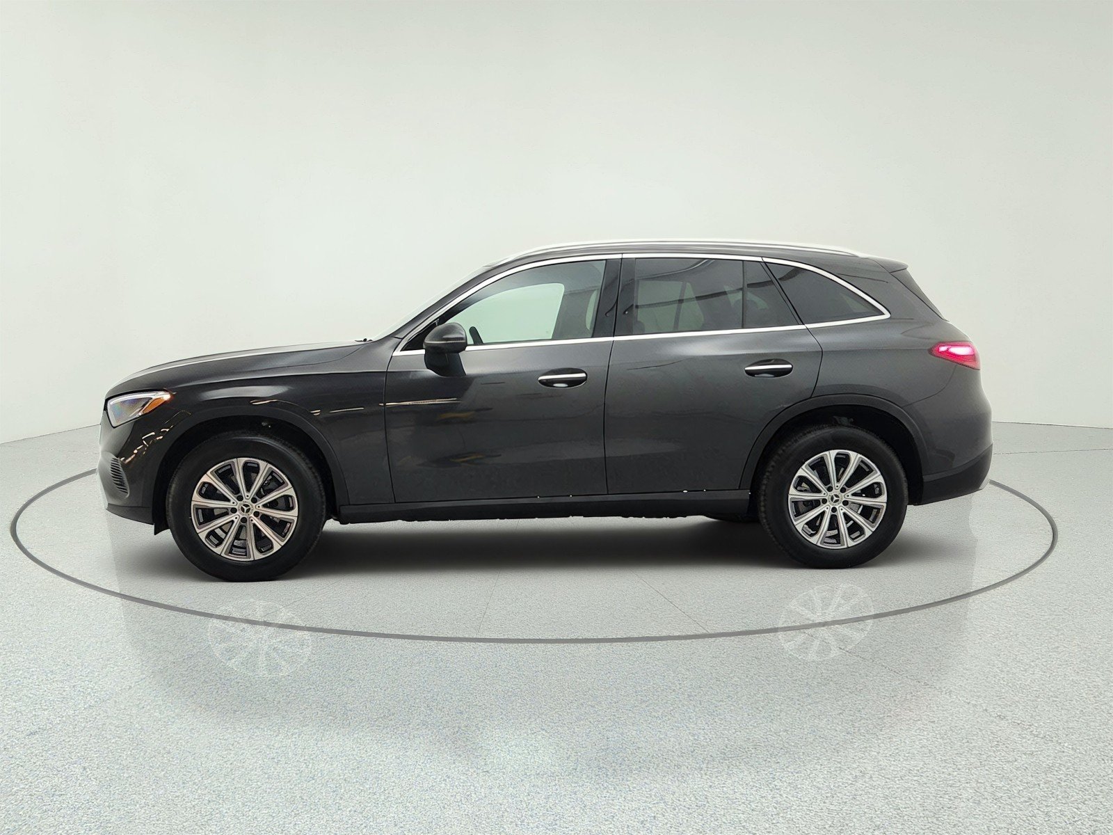 Certified Used 2026 Graphite Grey Metallic Mercedes-Benz GLC 300 SUV image 8