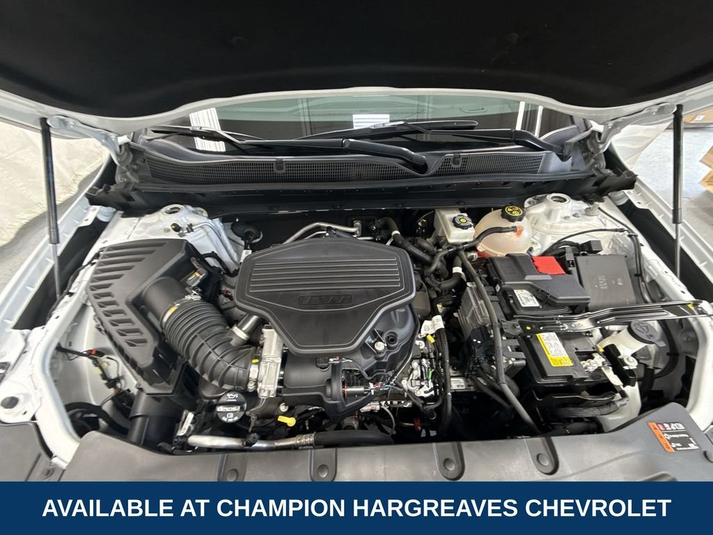 Used 2024 Iridescent Pearl Tricoat Chevrolet Premier image 38