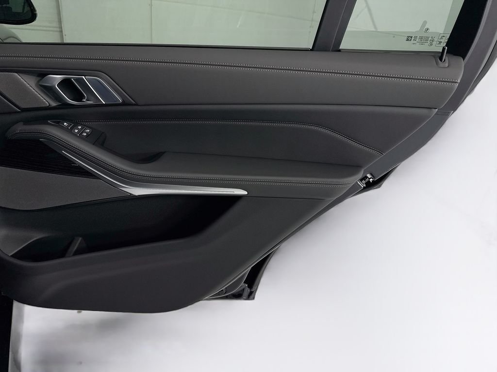 New 2027 Carbon Black Metallic BMW xDrive40i image 26