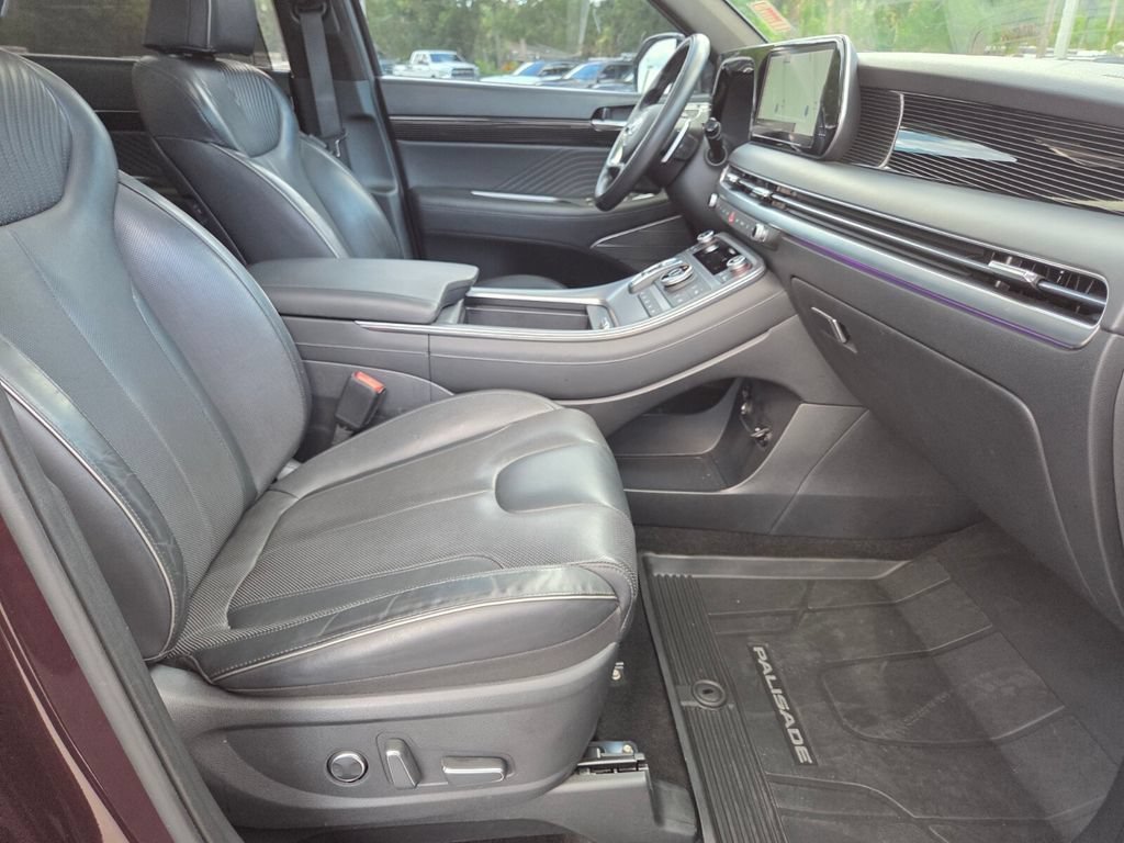 Used 2023 Sierra Burgundy Hyundai Calligraphy image 15