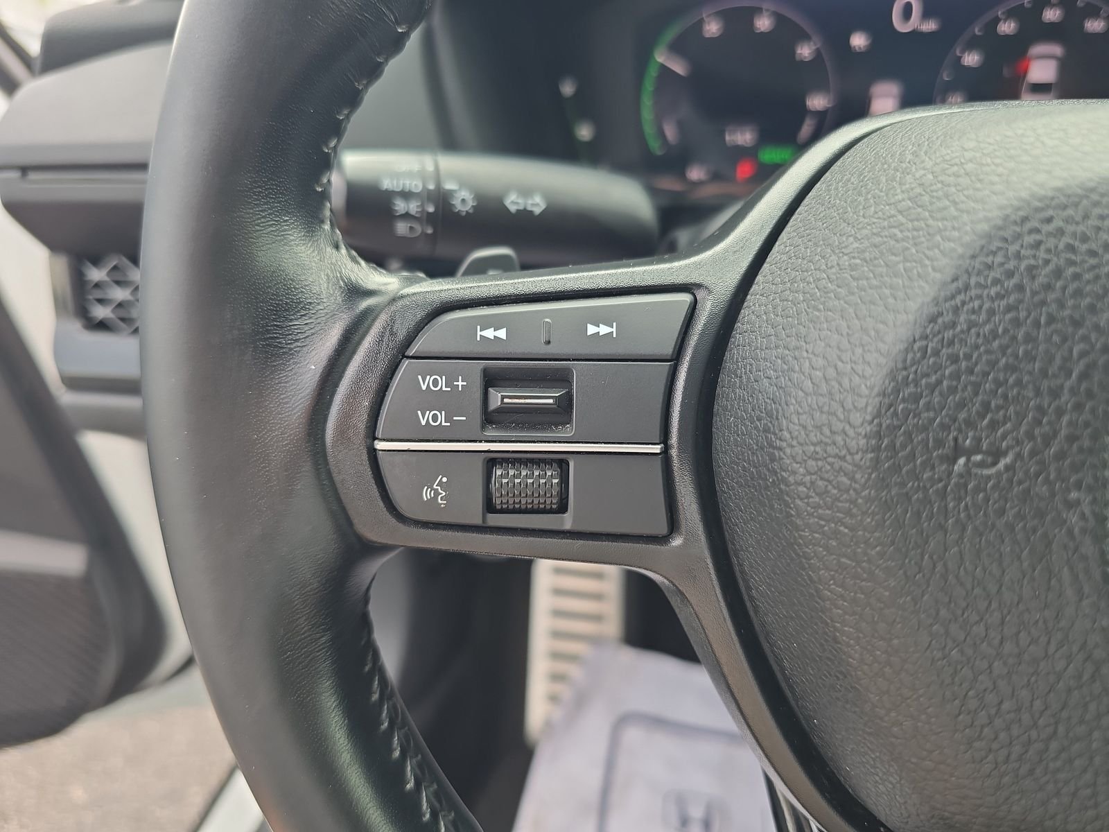 Used 2023 White Honda Sport image 21