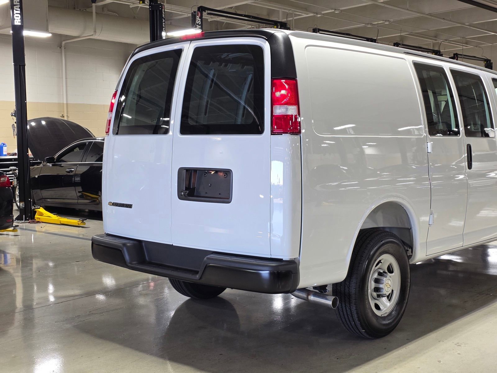 2026 Chevrolet Express Cargo Work Van - Photo 11