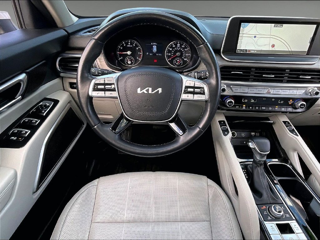 Used 2022 Glacial White Pearl Kia EX image 17