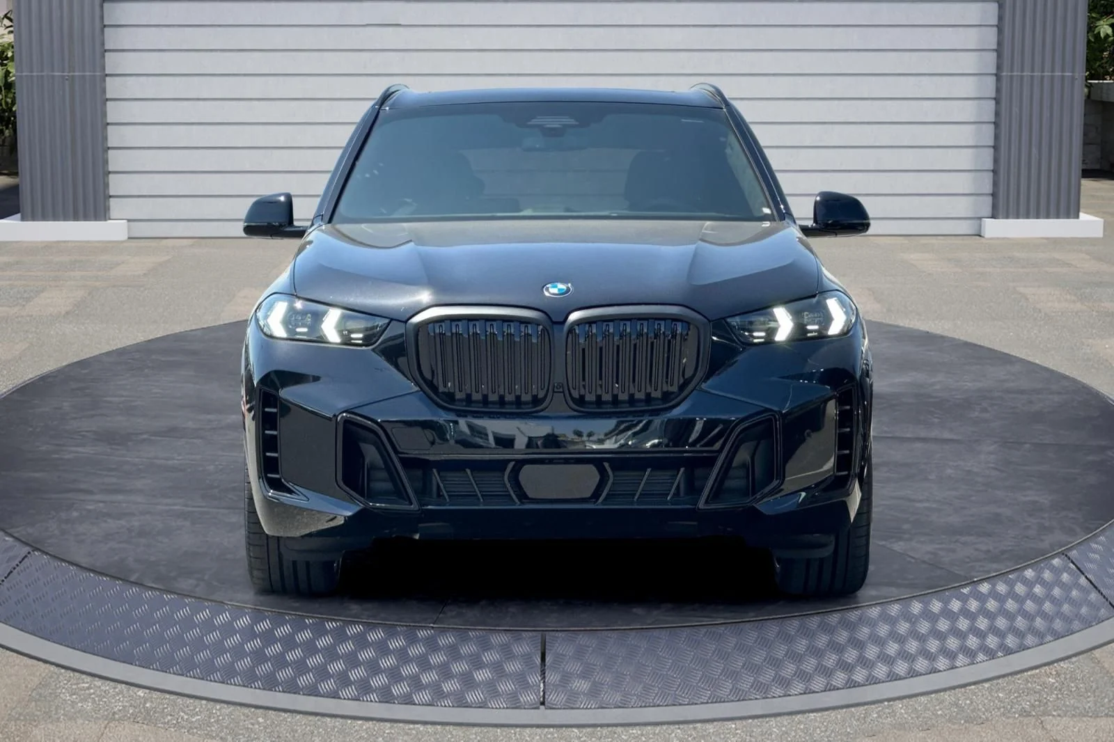 New 2026 Black Sapphire Metallic BMW xDrive40i image 2
