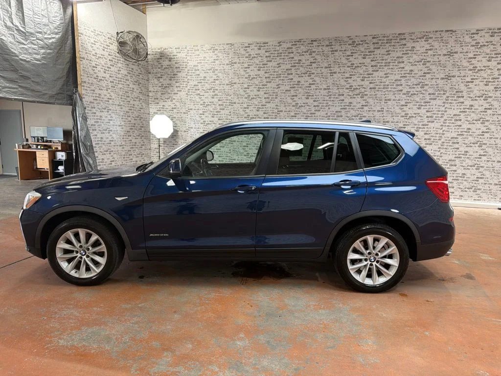Used 2017 Deep Sea Blue Metallic BMW xDrive28i image 4