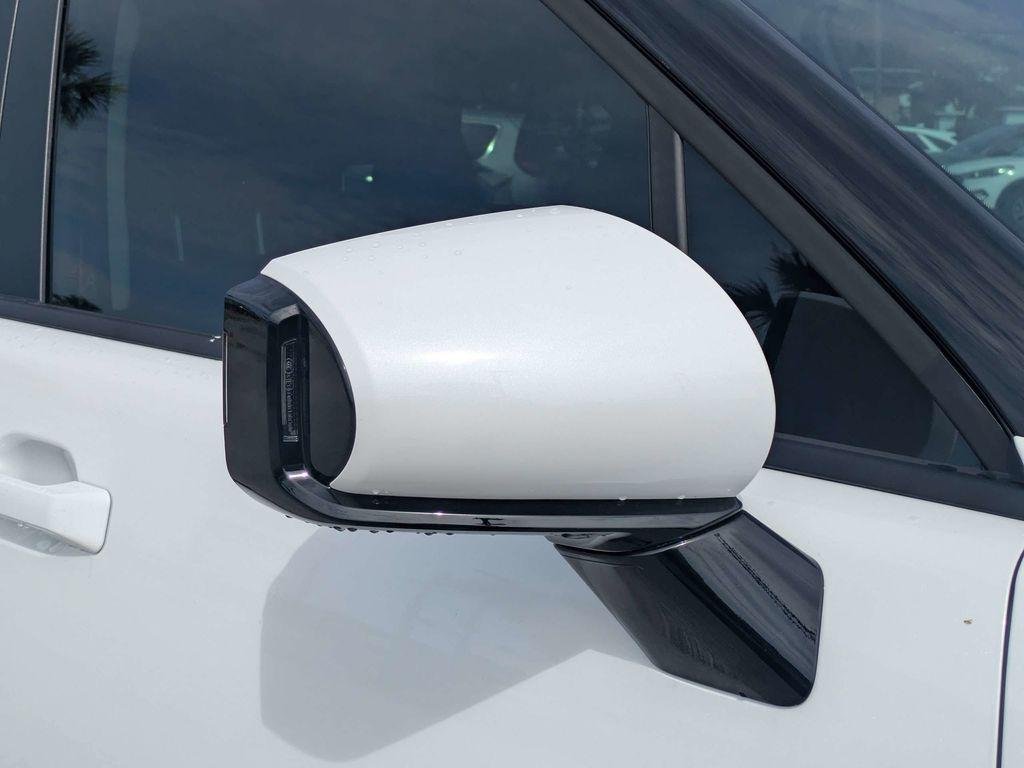 New 2026 White Hyundai Blue SEL 7P image 10