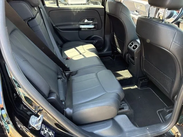 Used 2025  Mercedes-Benz GLB 250 image 24