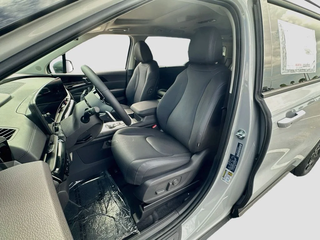 New 2026 Ceramic Silver Kia SX Prestige image 21