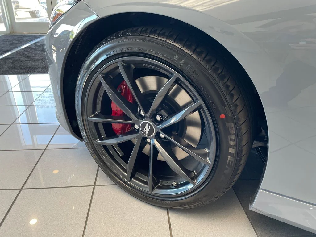 New 2026 Boulder Gray Pearl / Super Black Two-tone Nissan Performance image 28
