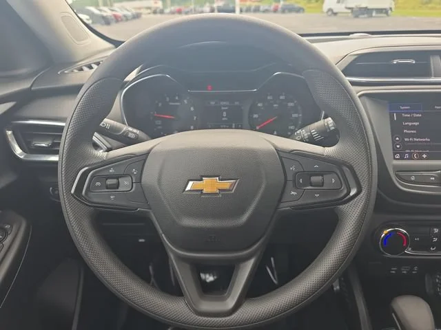 Used 2022 SUMMIT WHITE Chevrolet LT image 17