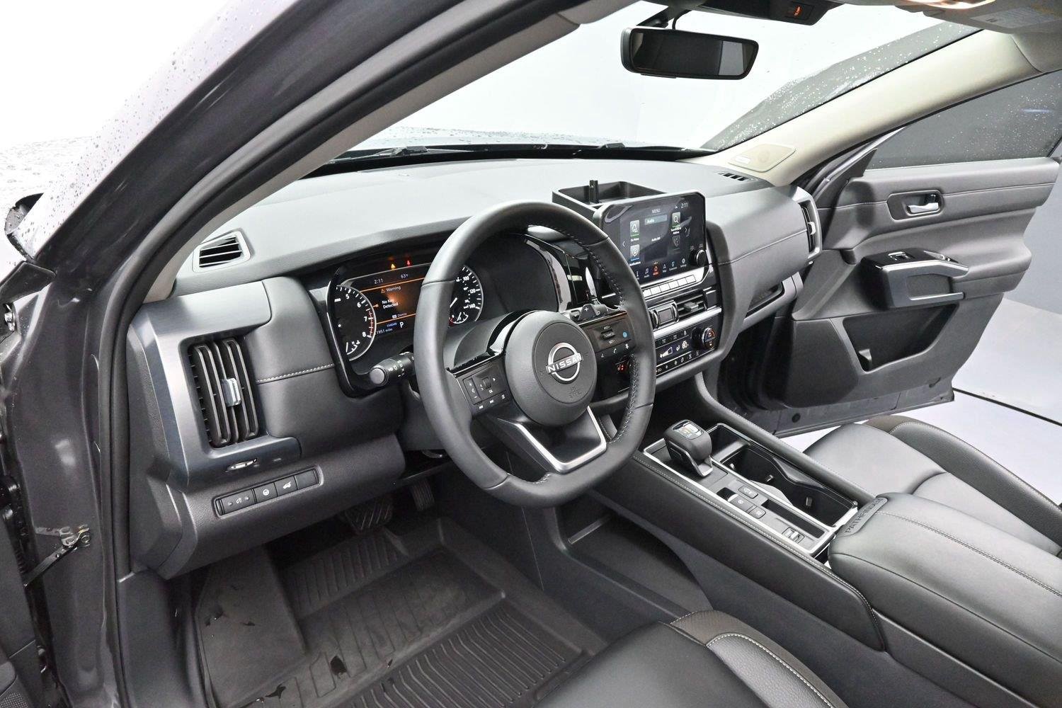 Used 2025 Gun Metallic Nissan SL image 12