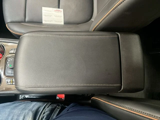 Used 2023 White GMC AT4 image 24