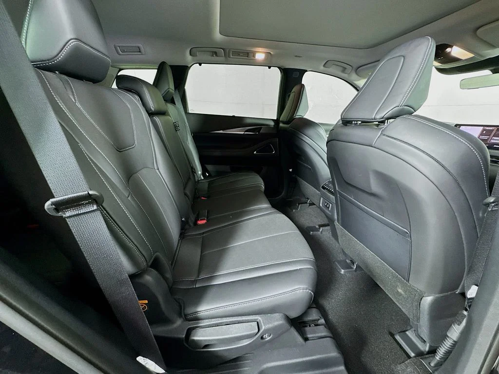 Certified Used 2026 Black INFINITI LUXE image 37