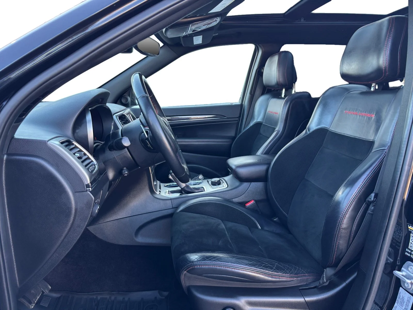 Used 2017 Black Jeep Trailhawk image 10