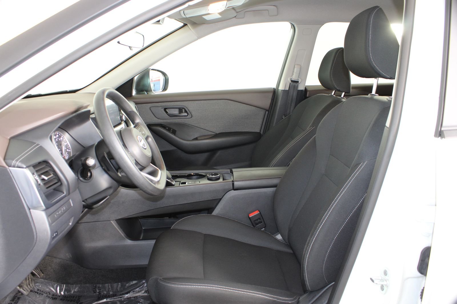 Used 2023 White Nissan S image 11