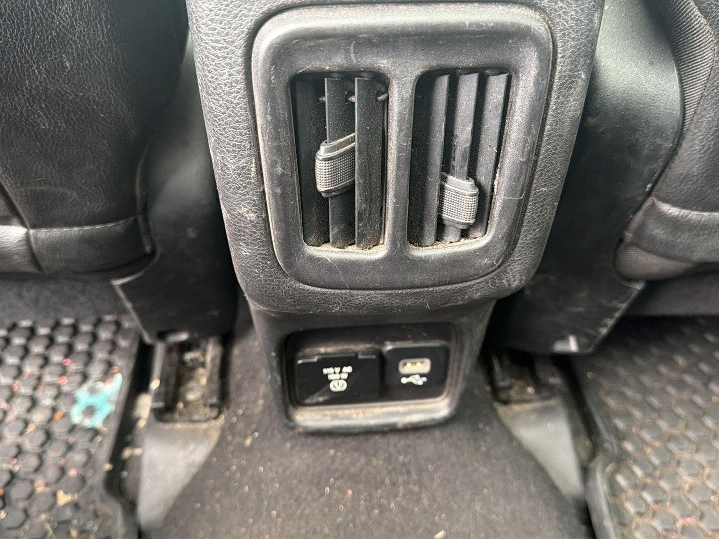 Used 2019 Pearl White Tri-Coat Jeep Limited image 22