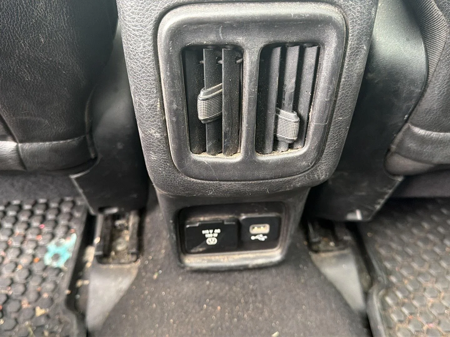 Used 2019 Pearl White Tri-Coat Jeep Limited image 22