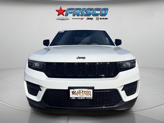 New 2025 Bright White Clear-Coat Exterior Paint Jeep Laredo image 3