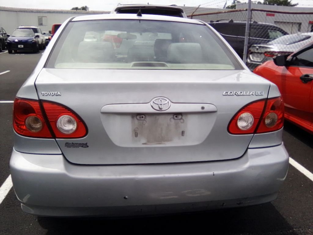 Used 2005 Silver Toyota  image 2