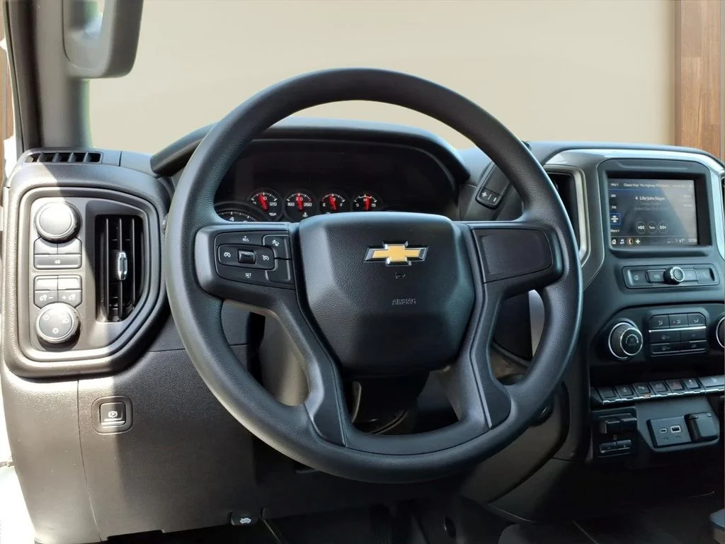 Used 2024 White Chevrolet Custom image 3
