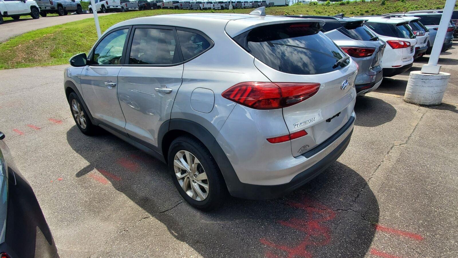 Used 2020 Stellar Silver Hyundai SE image 8
